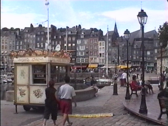 48 - LE VIEUX PORT 2.JPG